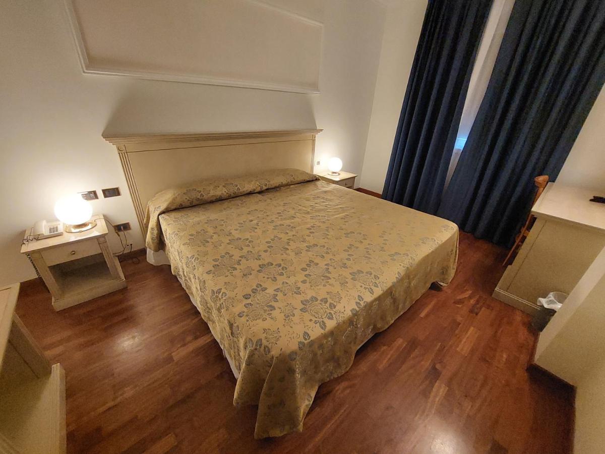 Hotel Villa Medici Rocca San Giovanni Exterior photo