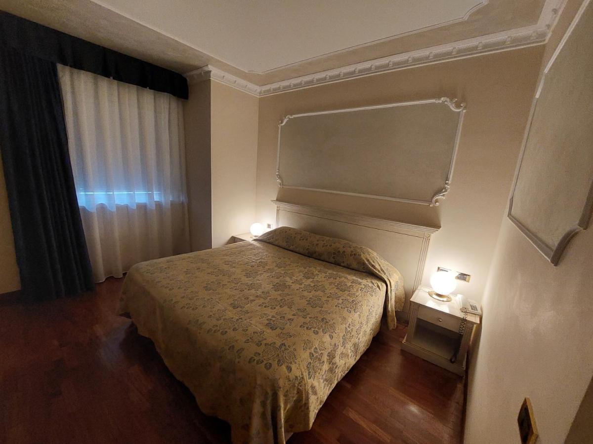 Hotel Villa Medici Rocca San Giovanni Exterior photo