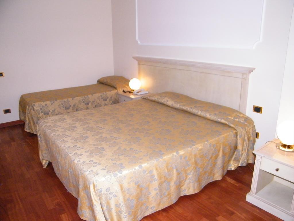Hotel Villa Medici Rocca San Giovanni Exterior photo