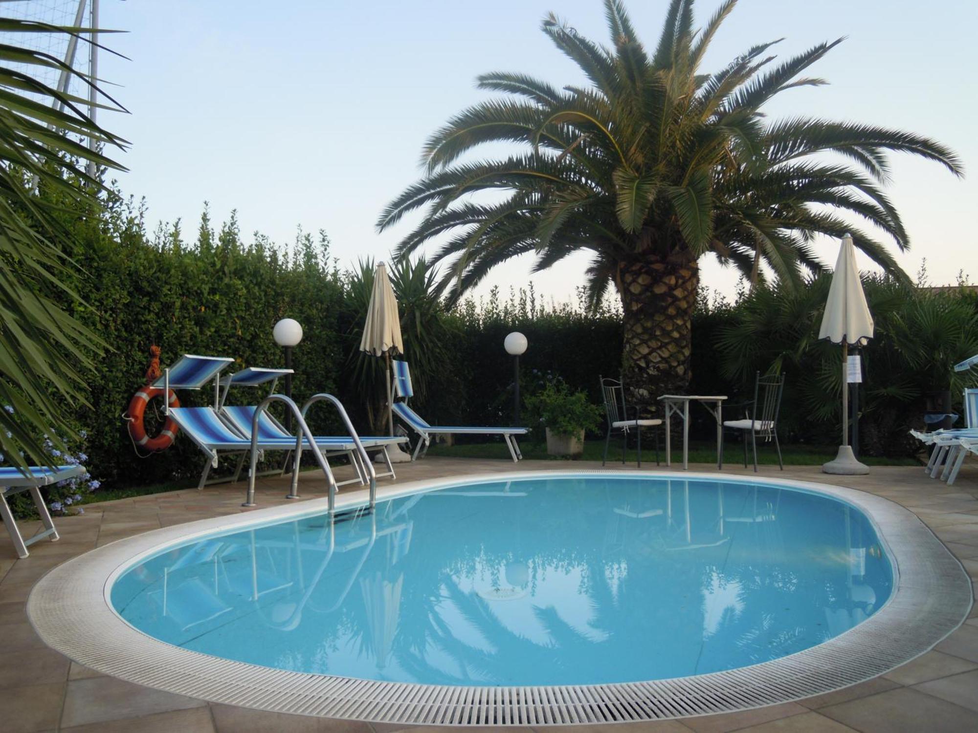 Hotel Villa Medici Rocca San Giovanni Exterior photo