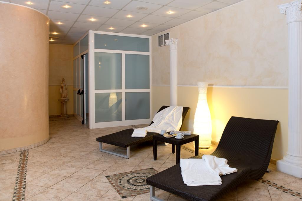 Hotel Villa Medici Rocca San Giovanni Exterior photo