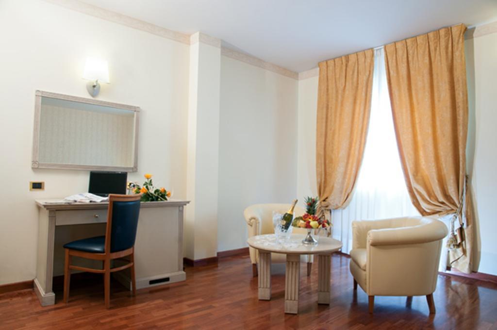 Hotel Villa Medici Rocca San Giovanni Exterior photo