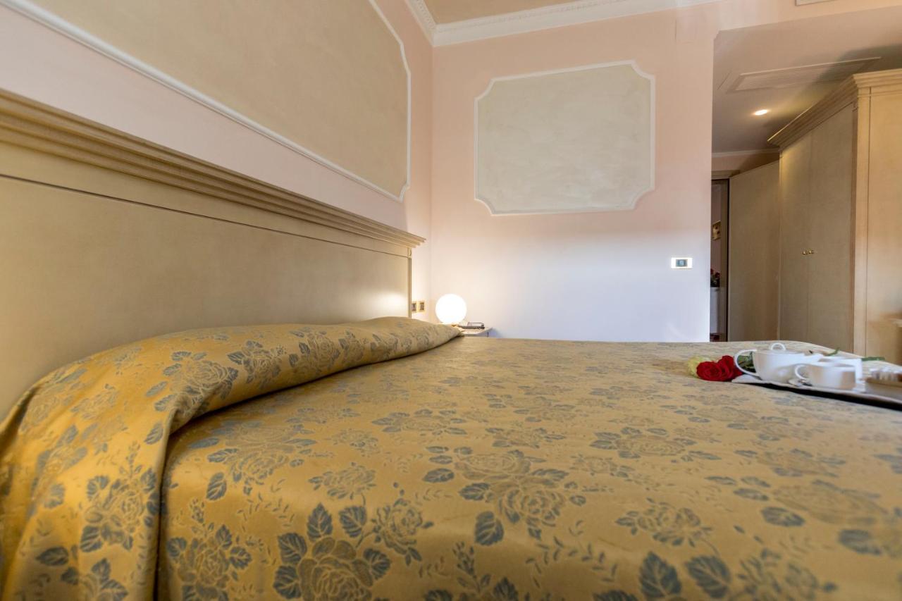 Hotel Villa Medici Rocca San Giovanni Exterior photo