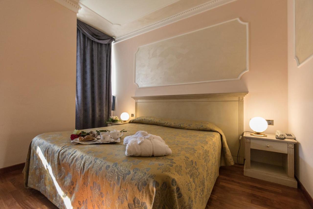 Hotel Villa Medici Rocca San Giovanni Exterior photo